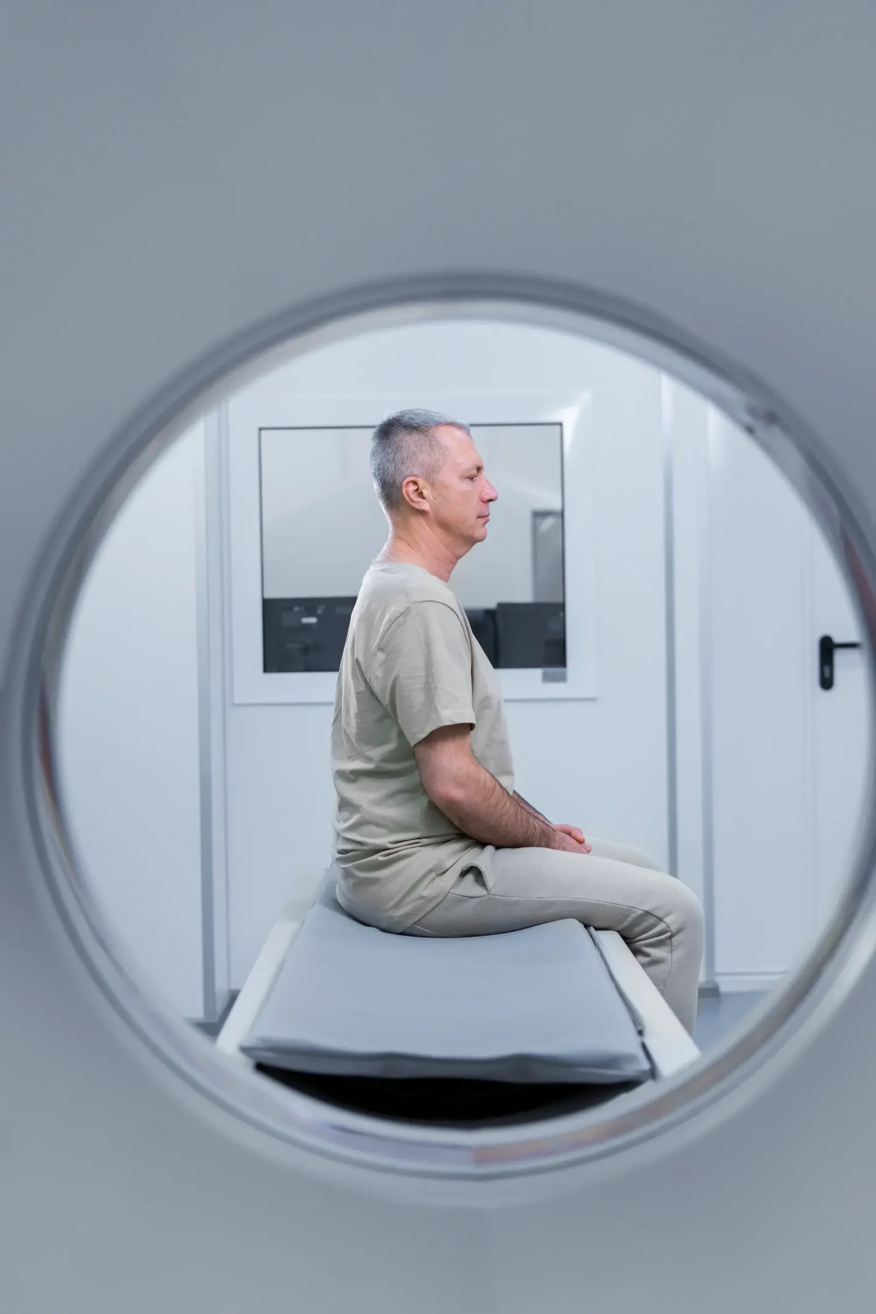 patient-getting-ready-ct-scan-2-scaled